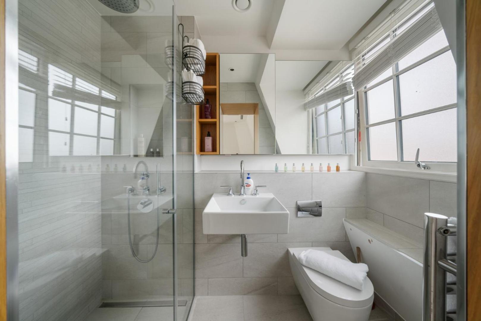 Elegant 3-Bedroom Penthouse In Marble Arch 70 London Exterior foto