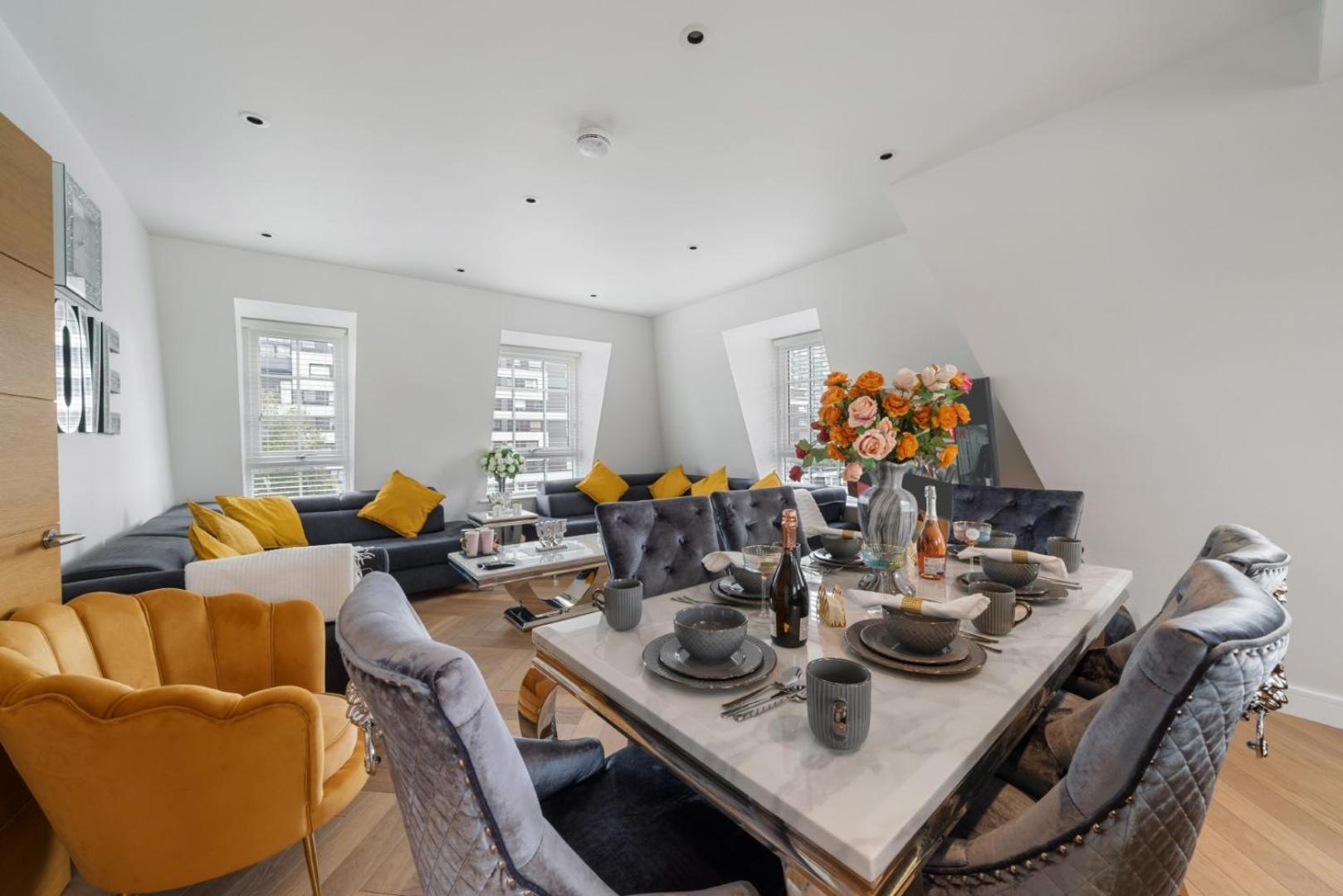 Elegant 3-Bedroom Penthouse In Marble Arch 70 London Exterior foto