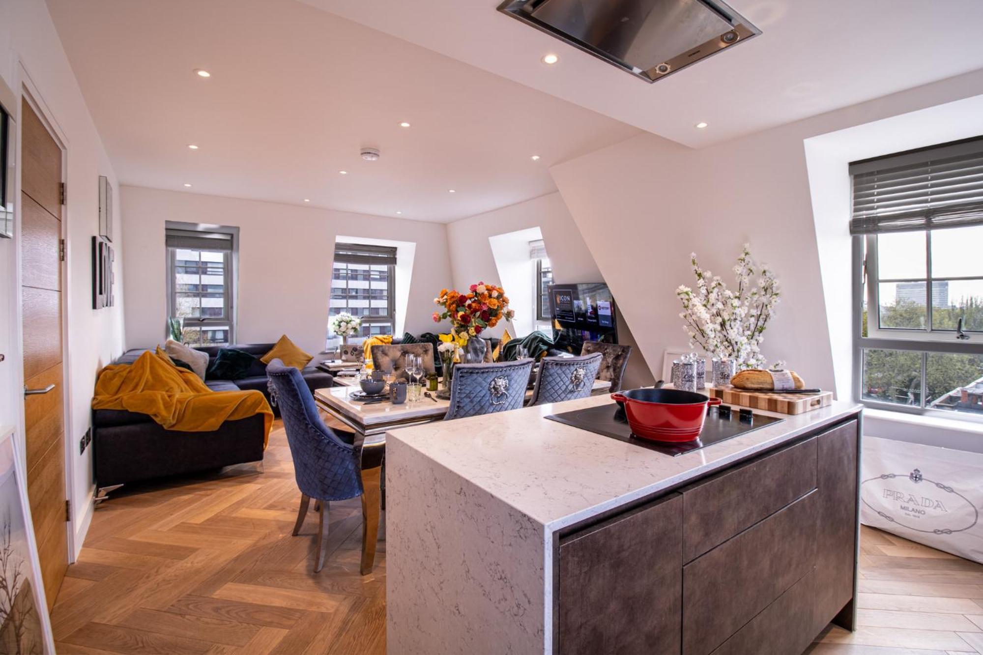 Elegant 3-Bedroom Penthouse In Marble Arch 70 London Exterior foto