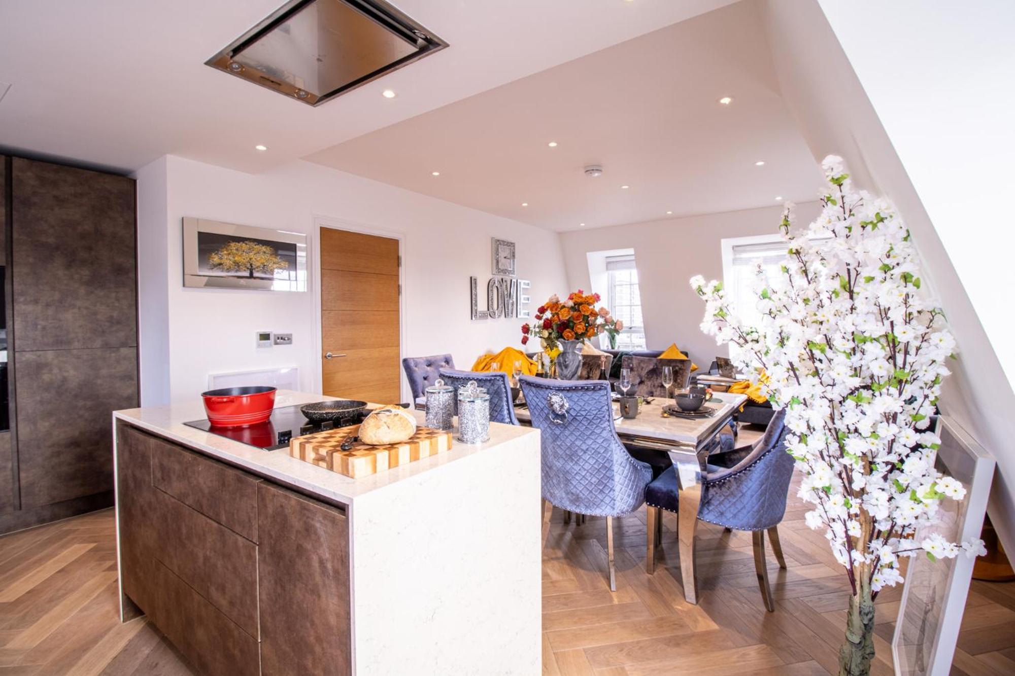 Elegant 3-Bedroom Penthouse In Marble Arch 70 London Exterior foto