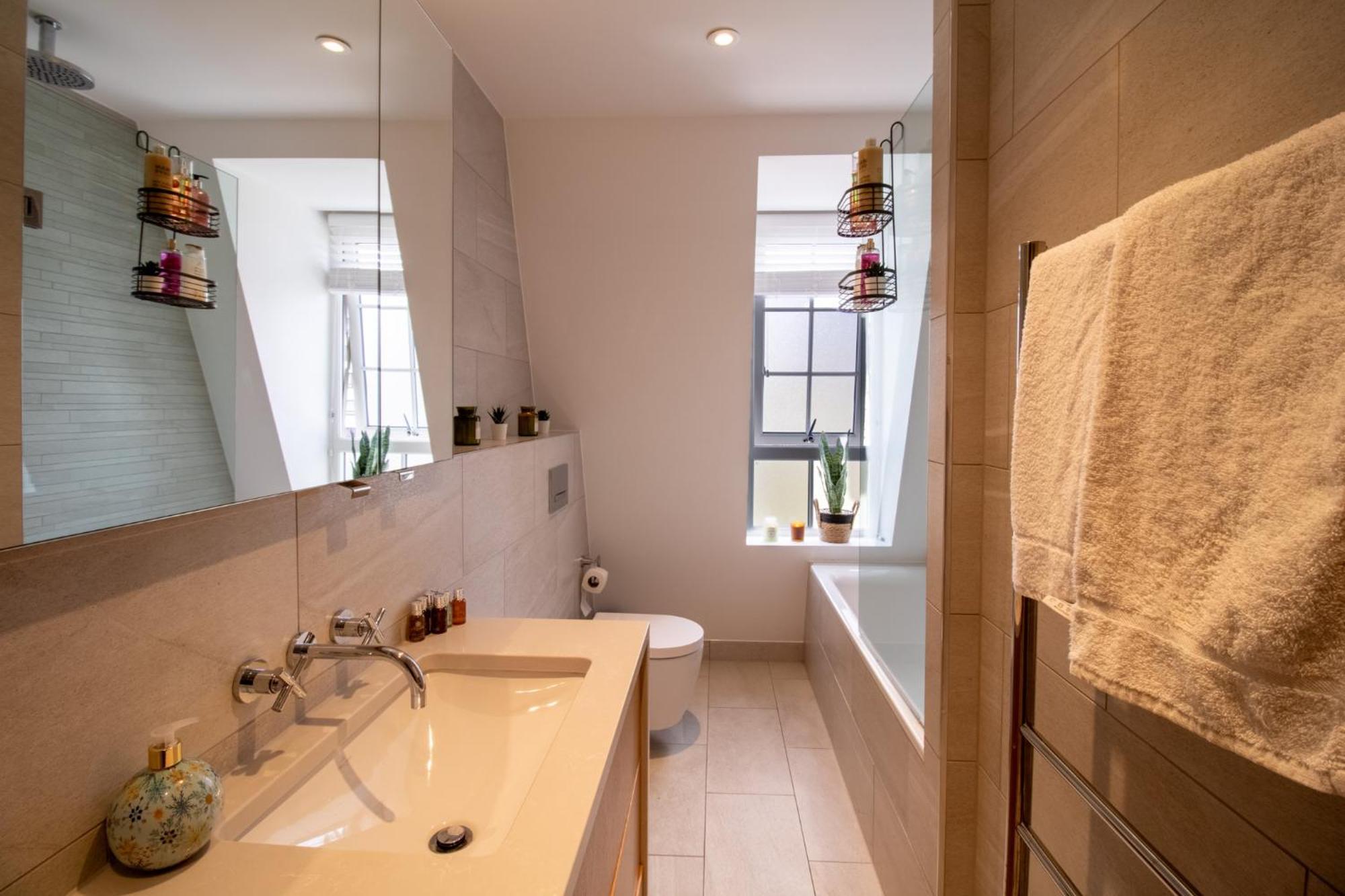 Elegant 3-Bedroom Penthouse In Marble Arch 70 London Exterior foto